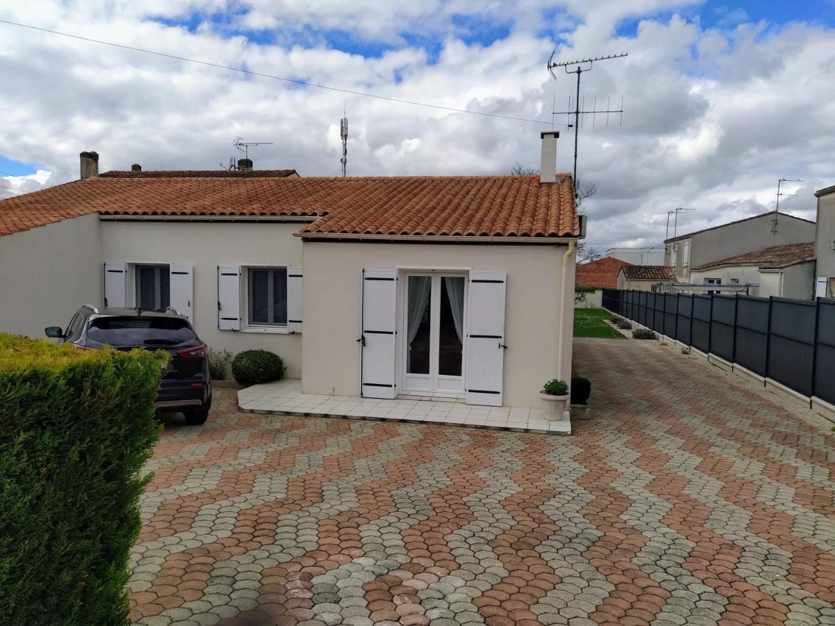Maison Plain Pied Avec Jardin, Terrasse Et Veranda Cognac Esterno foto