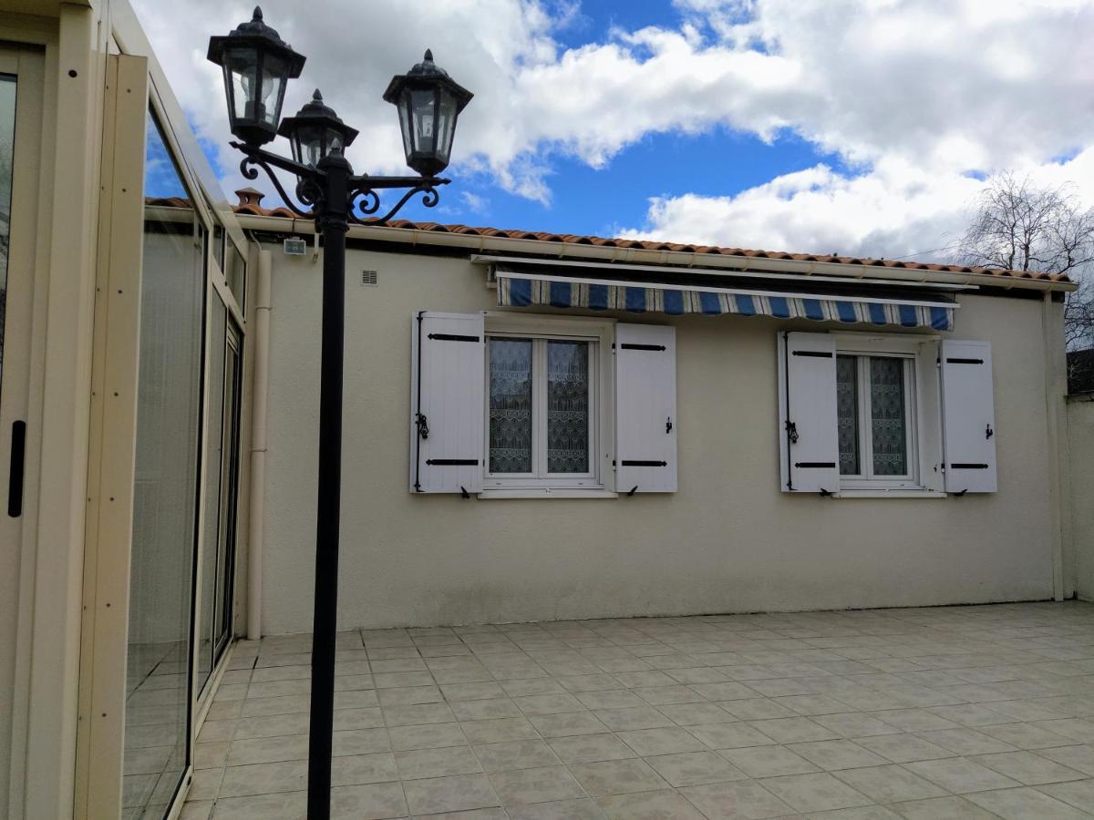 Maison Plain Pied Avec Jardin, Terrasse Et Veranda Cognac Esterno foto